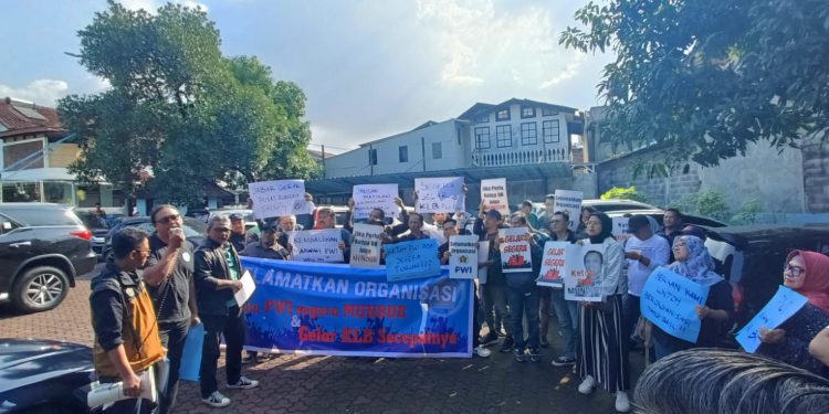 Anggota PWI Se-Bandung Raya Desak Pusat Segera Gelar KLB