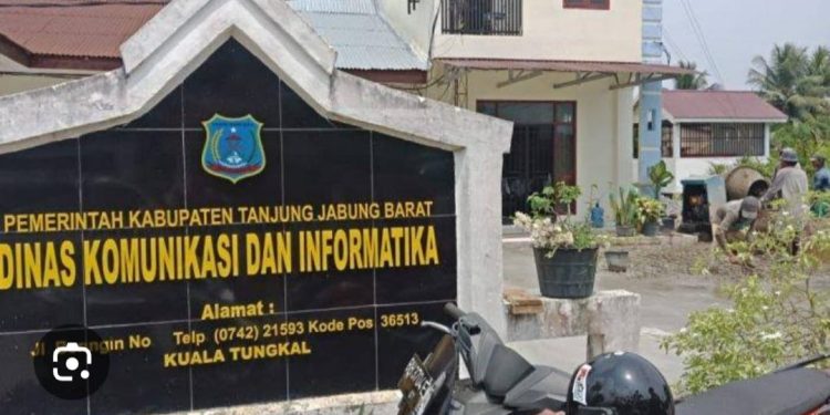 Tidak profesional, Dengan Anggaran Belanja Yang Besar, Bupati Tanjab Barat Diminta Benahi Dinas Kominfo.