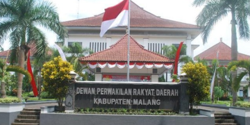 Pandangan  Umum Fraksi- Fraksi  DPRD Kabupaten Malang terhadap Rancangan Peraturan Daerah tentang Perubahan Anggaran Pendapatan  dan  Belanja Daerah Kabupaten Malang Tahun Anggaran  2024