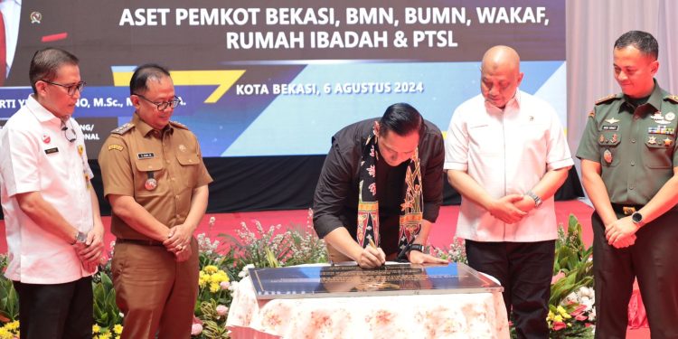 Menteri AHY Sambangi Kantor Pertanahan Kota Bekasi Beri Sertifikat Eletronik untuk Aset Tanah Milik Pemerintah dan Masyarakat