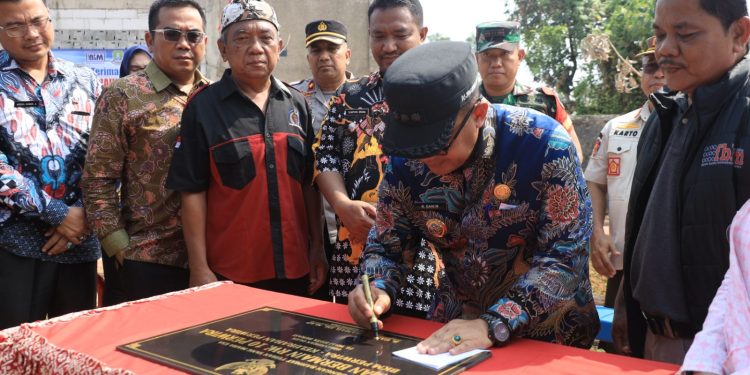 Pj. Wali Kota Bekasi, resmikan Taman di Perwira Bekasi Utara