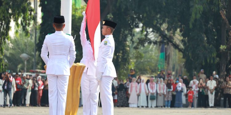 Moment Upacara HUT Ke-79 RI, Pj. Wali Kota Bekasi Sampaikan: “Wujudkan Kota Bekasi Yang Aman, Investor Meningkat, Lapangan Kerjapun Meningkat