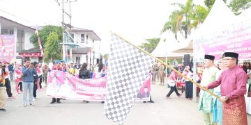 Dalam Rangka HUT-RI Ke-79, Dinas Pendidikan Tanjabbar Sukses Gelar Pawai Kebudayaan dan Pembangunan