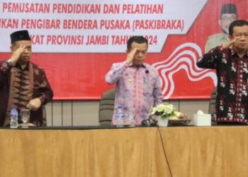 Haris Beri Motivasi Pada 54 Orang Paskibraika Provinsi Jambi