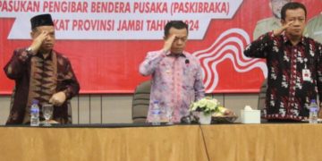 Haris Beri Motivasi Pada 54 Orang Paskibraika Provinsi Jambi