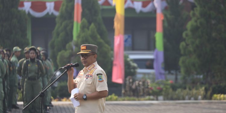 PJ. Wali Kota Pimpin Apel Akbar Anggota Satlinmas Kota Bekasi Tahun 2024