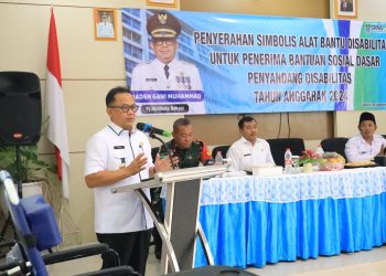 Peduli Disabilitas, Pemerintah Kota Bekasi Serahkan Bantuan Sosial Dasar