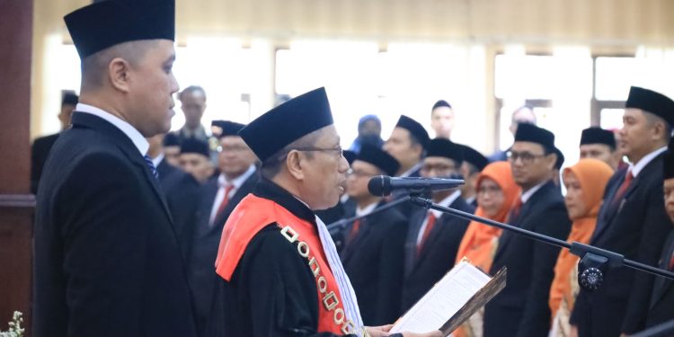 Rapat Paripurna Pengambilan Sumpah Jabatan Anggota DPRD Kota Bekasi Masa Periode 2024-2029 Berjalan Khidmat