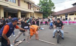 Polres Kota TasikmalayaMenggelar Rekontruksi Kasus Penganiayaan Pelajar, 9 Tersangka diPeragakan 30 Adegan 29/9/2024
