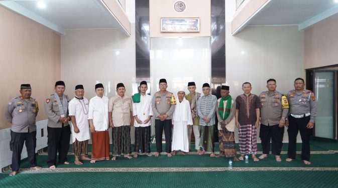 Jumat Keliling Kapolres Tasik Kota, Silaturahmi Kamtibmas di Masjid Asysyi’aru Panyingkiran