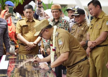 Pj. Wali Kota Bekasi Resmikan 5 Taman di Kecamatan Rawalumbu