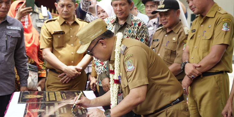 Pj. Wali Kota Bekasi Resmikan 5 Taman di Kecamatan Rawalumbu