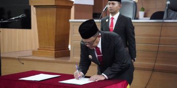 Pj. Wali Kota Bekasi Gani Muhamad Lantik Pejabat Eselon II dan III: “Bekerjalah Seperti Akar Pohon, Berkontribusi Besar Meski Tidak Dipandang Mata”