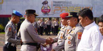 Personil Yang Membantu Tugas Polri Diberikan Penghargaan Oleh Kapolres Kota Tasik Malaya