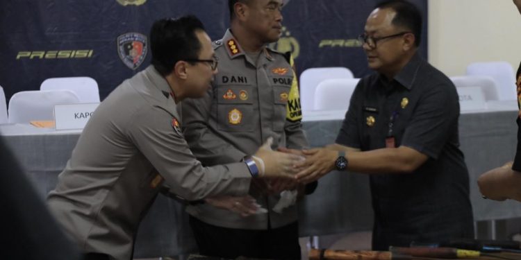 Polres Metro Bekasi dan Pj. Wali Kota Bekasi Gelar Konferensi Pers Terkait Perkembangan Investigasi Penemuan 7 Mayat Di Kali Bekasi