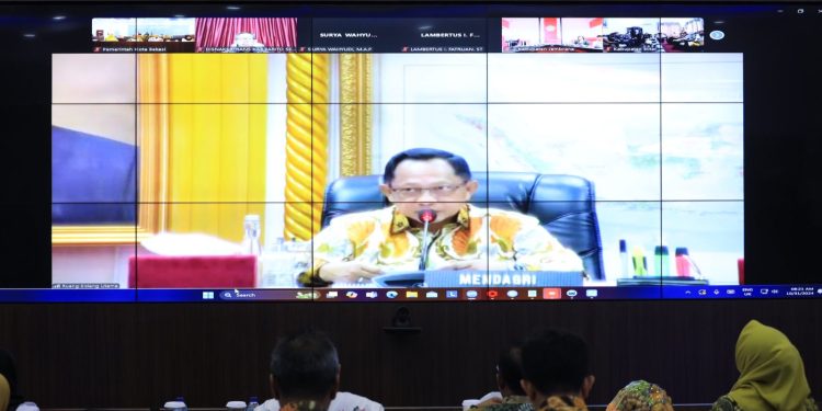 Pj. Wali Kota Bekasi, Gani Muhamad Ikuti Rapat Daring Bersama Mendagri dan Menaker