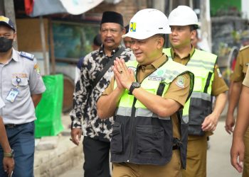 Pj. Wali Kota Bekasi Kunjungi Wilayah Kecamatan Medan Satria, Pantau Sejumlah Pembangunan dan Pemberian Bantuan