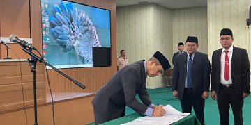 Kepala BKPSDM Kota Bekasi Lantik dan Ambil Sumpah Jabatan 5 Pejabat Fungsional