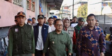 Jelang Nataru, Pj. Wali Kota Bekasi Pantau Harga Bahan Pangan Pokok dan Ketertiban di Pasar Baru