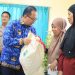 Pj. Wali Kota Bekasi Melalui Dinas Ketapang Salurkan Bantuan Cadangan Pangan Pemerintah Daerah