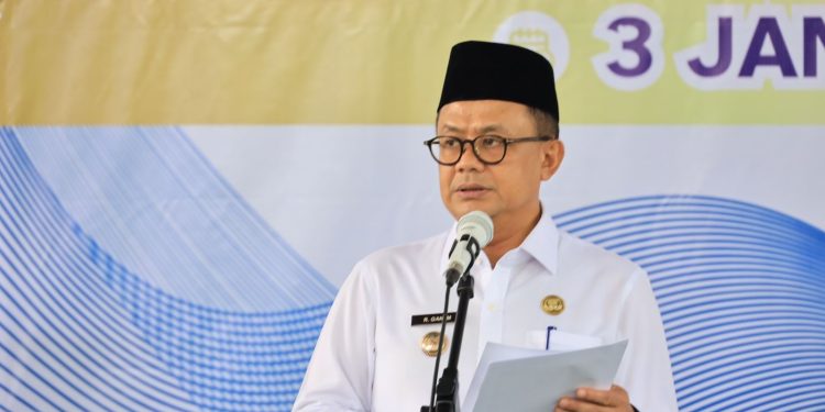 Pj. Wali Kota Bekasi Jadi Pembina Upacara Peringatan Hari Amal Bhakti Kemenag Ke-79