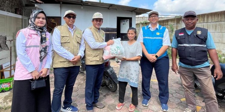 PLN UID Lampung Salurkan 1.133 Paket Sembako untuk Bantu Korban Banjir di Lima Kecamatan