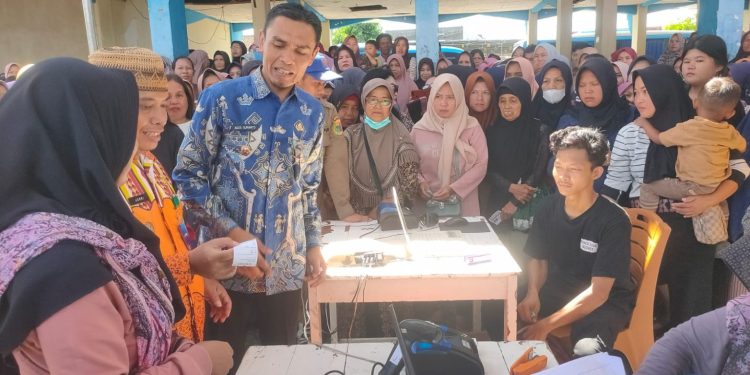 Wakil bupati Tanggamus Agus suranto Menghadiri Sekaligus Membuka Bazar Pasarmurah