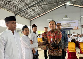Penyerahan Remisi Khusus dan Pengurangan Masa Pidana Hari Suci Nyepi Tahun Baru Saka 1947 dan Hari Raya Idul Fitri 1446 H di Lapas Narkotika Kelas IIA Bandar Lampung