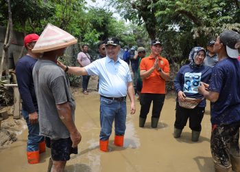 Saat Dikampung Lebak Bobihoe Sampaikan Pemkot Lakukan Upaya Kolaborasi Tangani Banjir