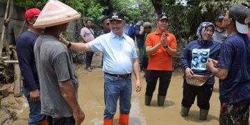 Saat Dikampung Lebak Bobihoe Sampaikan Pemkot Lakukan Upaya Kolaborasi Tangani Banjir