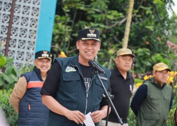 Tri Adhianto Pastikan Semua Personel Turun Bantu Warga Pembersihan Pasca Banjir