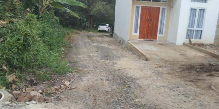 Warga Perumahan Ghalia Cluster Keluhkan Tidak Adanya Saluran Air limbah (Comberan)