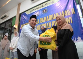 PWI Pusat dan IKWI Gelar Buka Puasa dan Santunan untuk Yatim Piatu