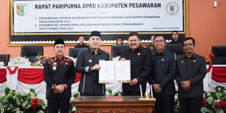 Bupati Pesawaran Dendi Ramadhona Sampaikan LKPJ Tahun 2024 dalam Rapat Paripurna Bersama DPRD