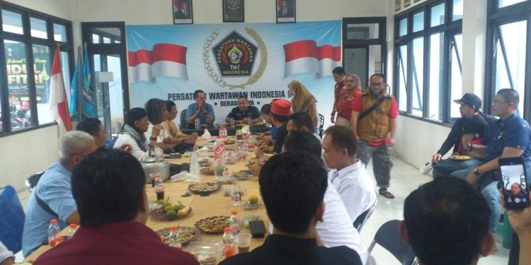 PWI Bekasi Raya gelar halal bihalal beserta silaturahmi dan solidaritas antar anggota
