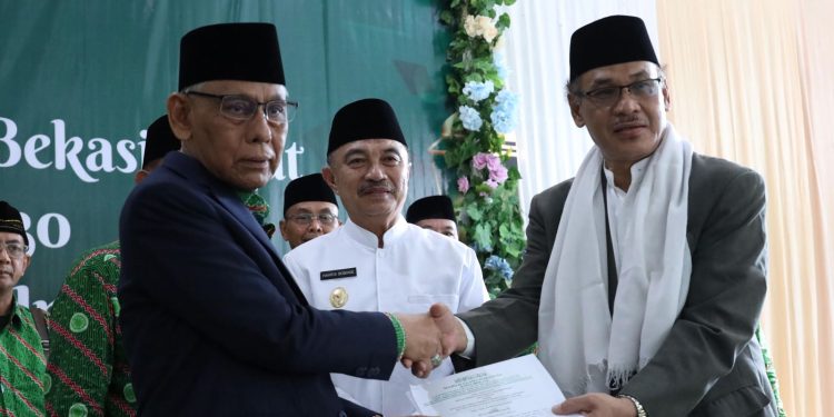 Hadir Di Pelantikan MUI Bekasi Barat, Wawali Harris Bobihoe Apresiasi MUI Turut Membangun Kota Bekasi