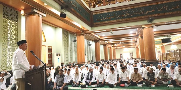 Hadiri Manasik Haji Tahap I, Wali Kota Cerita Pernah Jadi Petugas Haji Saat Pegawai Dishub Kota Bekasi.