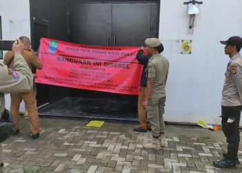 Pemkot Bekasi Segel Bangunan Tak Berizin di Pekayon Jaya