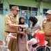Wali Kota Bekasi Berikan Sepeda Baru untuk Janda Penjual Kue Keliling, Dukung Usaha dan Kesejahteraan Keluarga