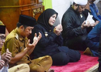 Awali Safari Ramadan, Wali Kota Eva Dwiana Kunjungi Masjid At Tajriyah Rajabasa
