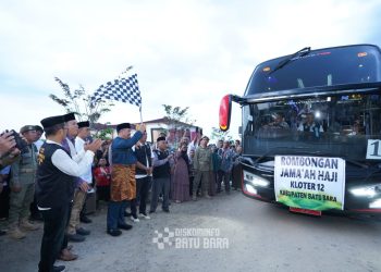 Bupati Batu Bara Lepas Keberangkatan 275 Jemaah Calon Haji Batu Bara Kloter 12