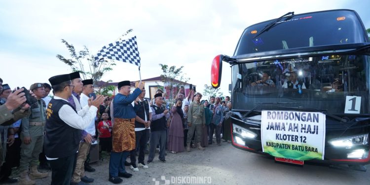 Bupati Batu Bara Lepas Keberangkatan 275 Jemaah Calon Haji Batu Bara Kloter 12