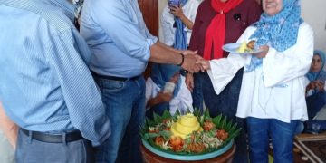 Sekitar 200 Orang Potong  tumpeng warnai tasyakuran Legalitas FOSINDO  dan  para pengurus telah di tetapkan