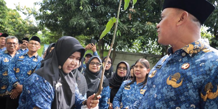 KEMBALI SIDAK, Wali Kota Bekasi Puji Perubahan SDN Margahayu Jadi Lebih Bersih