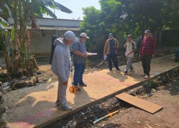 Kolaborasi DLH dengan OPD dalam Monev Pengecekan Fisik Bantuan Sosial di Kecamatan Bantargebang