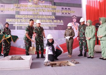 Pemkot Revitalisasi Pasar Koga, Wali Kota Eva Dwiana Letak Batu Pertama