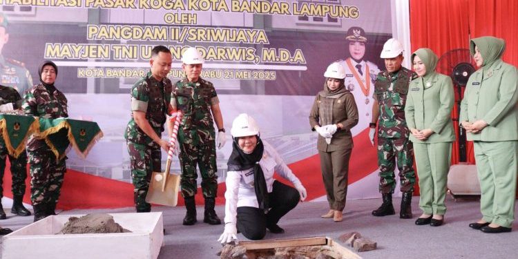 Pemkot Revitalisasi Pasar Koga, Wali Kota Eva Dwiana Letak Batu Pertama