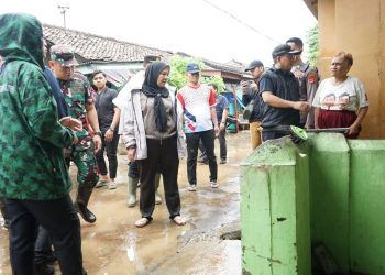Wali Kota Bandar Lampung Tinjau Lokasi Terdampak Banjir di Kecamatan Panjang