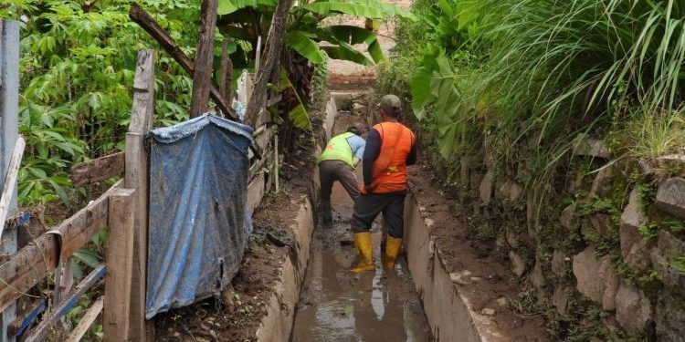Wali Kota Bandar Lampung Instruksikan Dinas PU Bersihkan Material Bekas Terdampak Banjir