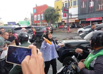 Wali Kota bersama Dandim, dan Kapolresta Berbagi Takjil untuk Masyarakat Bandar Lampung